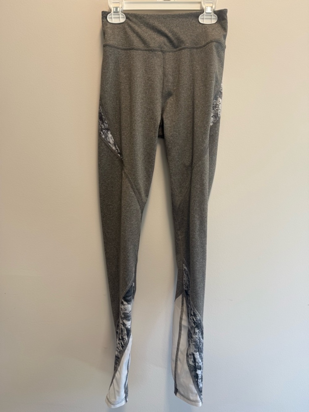 SO Gray Athletic Leggings with Marble Panels